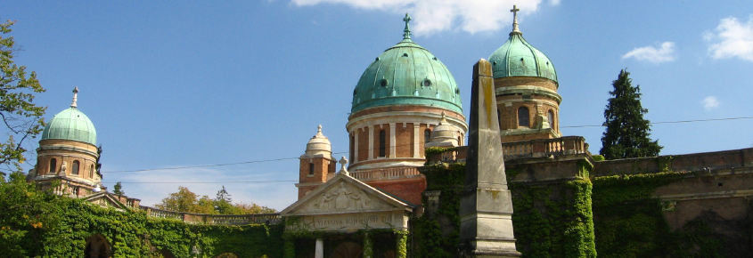 The expansion of the Cemetery beyond the arcades